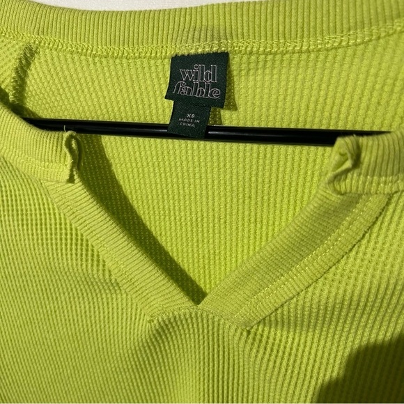 Wild Fable Long Sleeve V-Neck Crop Waffle Knit Lime Green Shirt Women’s Size XS - Picture 4 of 5